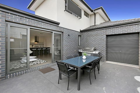 Palm Grove Beach House Dromana - Accommodation Europe 1