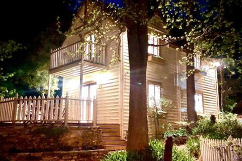 Aldgate Creek Cottage Bed & Breakfast - Events Australia 0