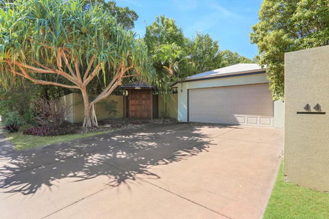 Palm Trees Noosa - Events Australia 4