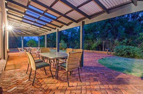 Yallingup Pet Friendly Bush Retreat - Accommodation Europe 2