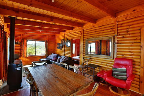 Cloudy Bay Cabin - Tourism Bookings 3