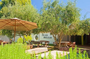 Olio Bello Lakeside Glamping - Events Australia 3
