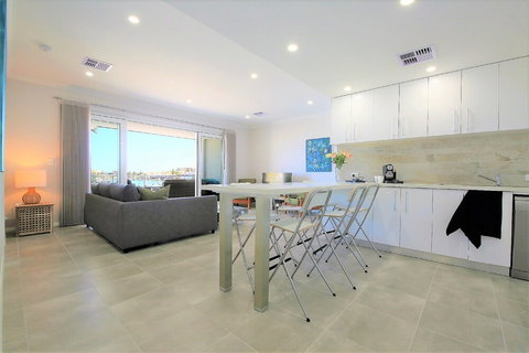 Harbour Views At Mindarie Marina - Events Australia 4