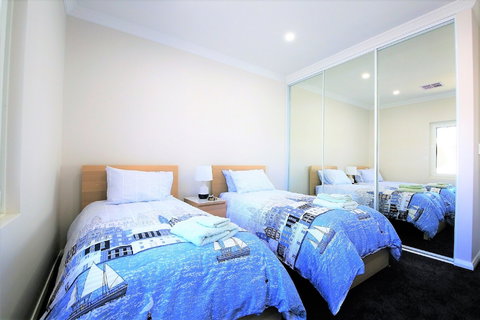 Harbour Views At Mindarie Marina - Events Australia 6