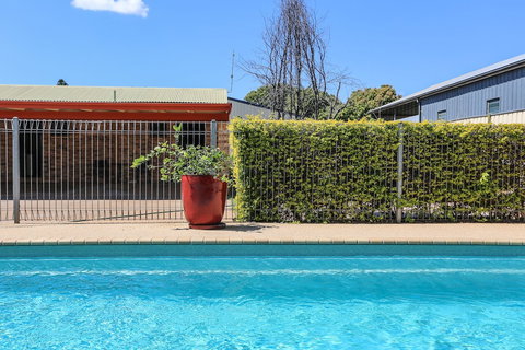 Clermont Country Motor Inn - Events Australia 4