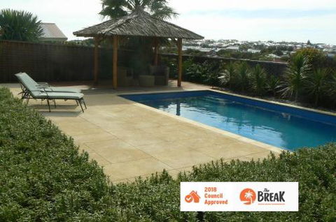 La Mer Home With A Pool - Events Australia 4