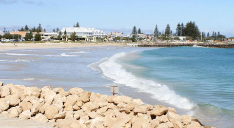 Geraldton Luxury Vacation Home With Free Netflix - Events Australia 6