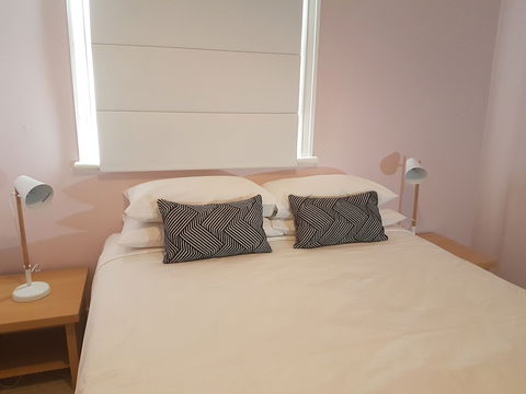 Newcastle Executive Homes - Cooks Hill Cottage - Accommodation Europe 1