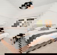 Newcastle Executive Homes - Cooks Hill Cottage - Accommodation Europe