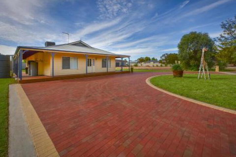 Lake Tyrrell Accommodation - Events Australia 0