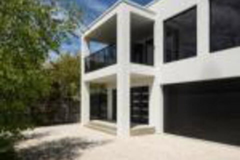 Pearl Hawley Beach - Events Australia 0