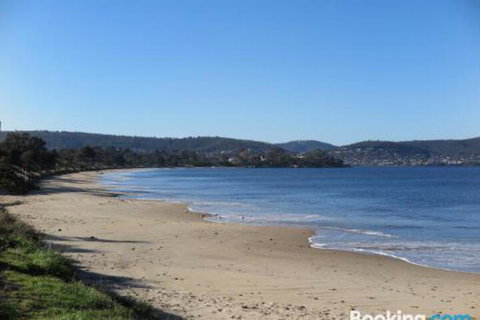 Beachside Rest - Events Australia 3