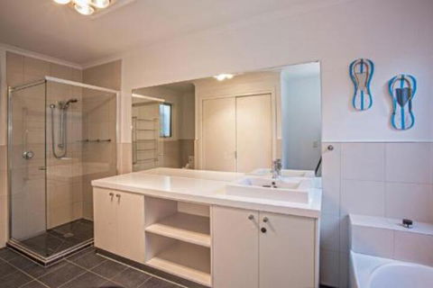 Iona Beach House Cowes - Events Australia 6