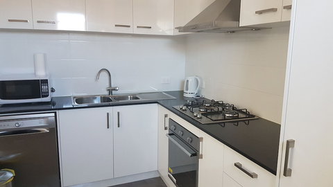 Luxuary Apartment Near Airport - Events Australia 3