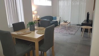 Luxuary Apartment Near Airport - Events Australia 1