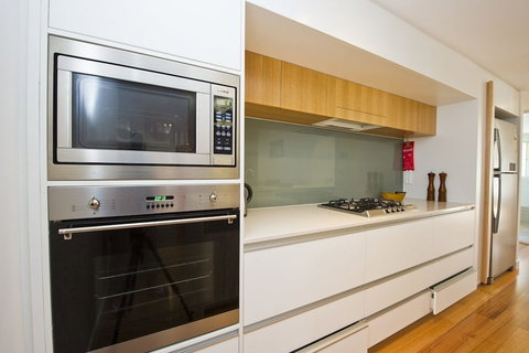 Maggies Beachfront Apt. 13 - Events Australia 5