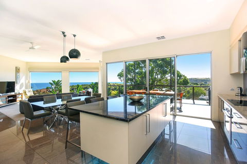 Lavina Luxury Beach House - Accommodation Europe 3