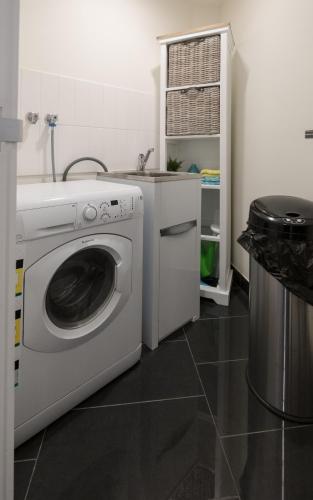 Waterfront Apartments Marinaquays Apt 221 & Apt 234 - Events Australia 1