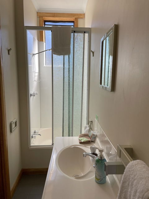 Seaview Holiday Park And  Hostel - Tourism Bookings 3