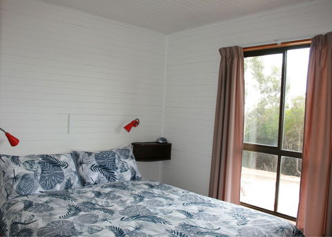 Seaview Holiday Park And  Hostel - Tourism Bookings 4