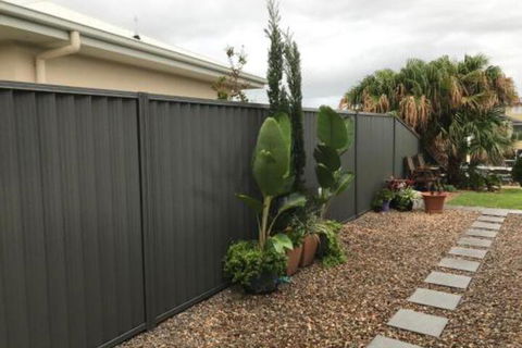 M & Ts Waterfront Bed & Breakfast - Events Australia 6