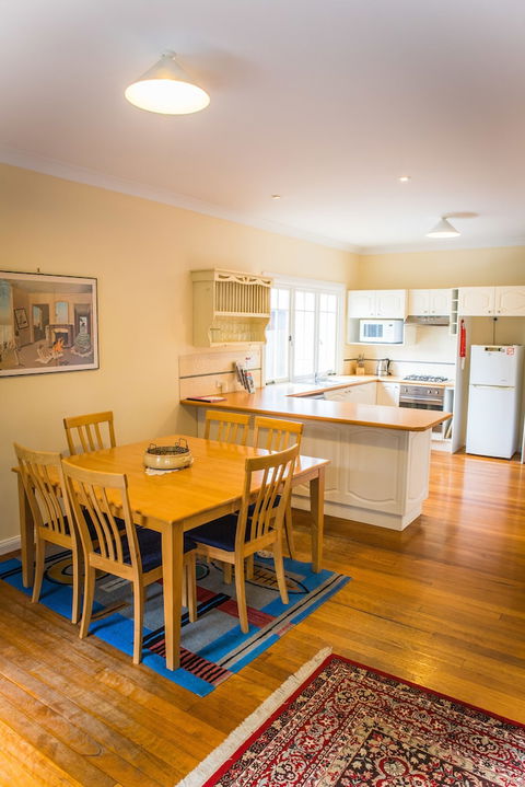 Whispering Pines Cottages - Accommodation Europe 4