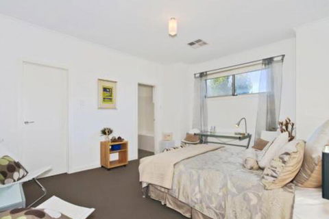 The Residence - Accommodation Europe 1