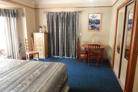R On The Downs BnB & Spa Cottages - Events Australia 3