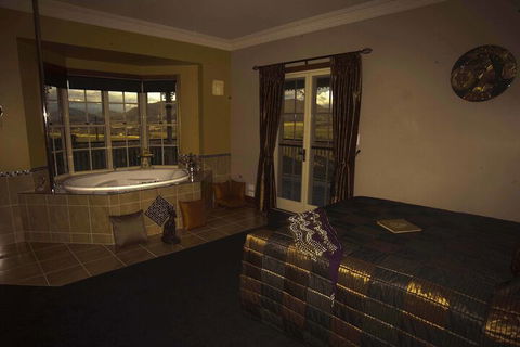 R On The Downs BnB & Spa Cottages - Events Australia 7