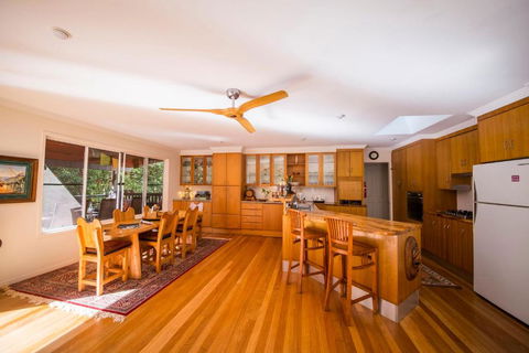 The Tree House. Treetop Living Near The Ocean Coolum Beach QLD Australia - Events Australia 3