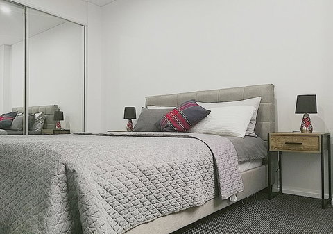 Stylish Waterfront Apt In Rhodes - Events Australia 6