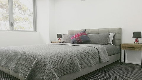 Stylish Waterfront Apt In Rhodes - Events Australia 2