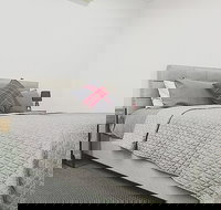 Stylish Waterfront Apt in Rhodes - Events Australia