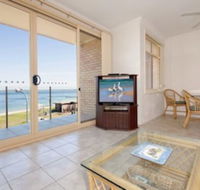 2 Bedroom Apartment Little Hut Unit 3 20 Kurrawa Close - Accommodation Europe