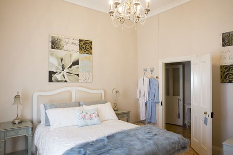 Azalea Cedar-Rose Villa - Events Australia 2