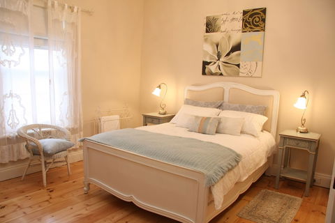 Azalea Cedar-Rose Villa - Events Australia 3