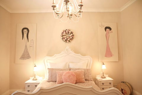 Azalea Cedar-Rose Villa - Events Australia 1
