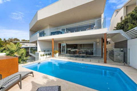 Ultimate Beach House - Events Australia 0