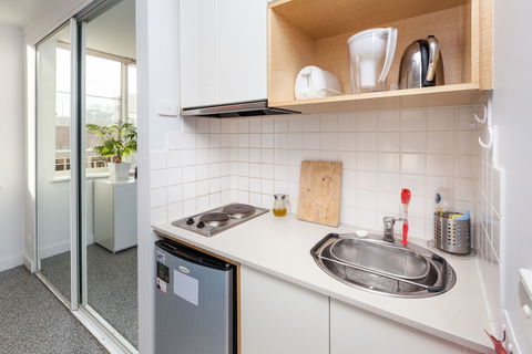 HENRIETTA, Carlton Studio Apartment - Events Australia 1