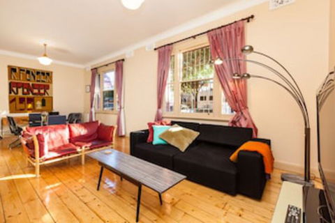 MADELINE, 1BDR Fitzroy Apartment - Events Australia 0