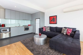 Executive Apartment With Bay Views - Events Australia 0