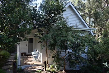 Forest Edge Cottage At Merrow Cottages - Accommodation Europe 6