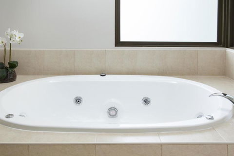 Lake Daylesford Lodge 7 - Events Australia 3