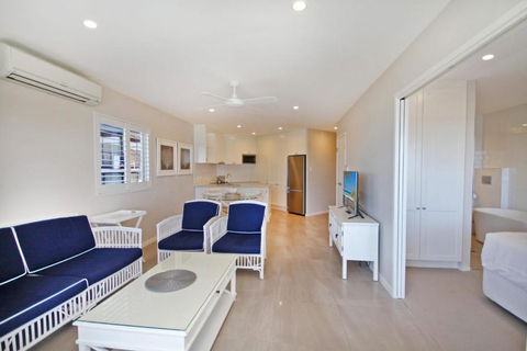Coolum Baywatch Luxury Style Penthouse Linen Included WIFI 500 Bond - Tourism Bookings 2