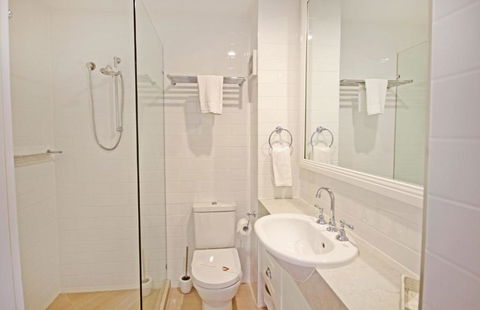 Coolum Baywatch Luxury Style Penthouse Linen Included WIFI 500 Bond - Tourism Bookings 6