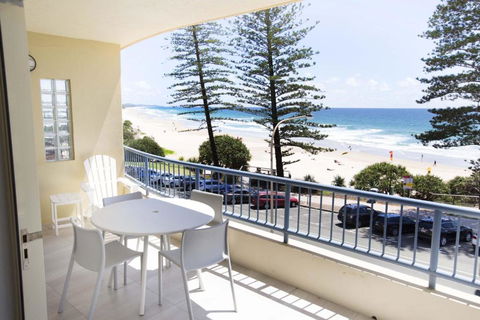 Coolum Baywatch Luxury Style Penthouse Linen Included WIFI 500 Bond - Tourism Bookings 5