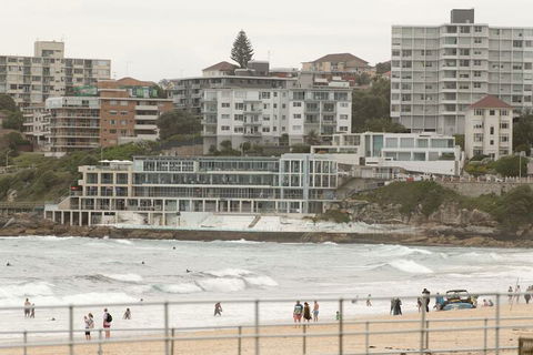 Ocean Front Building On Bondi Beach - Tourism Bookings 3