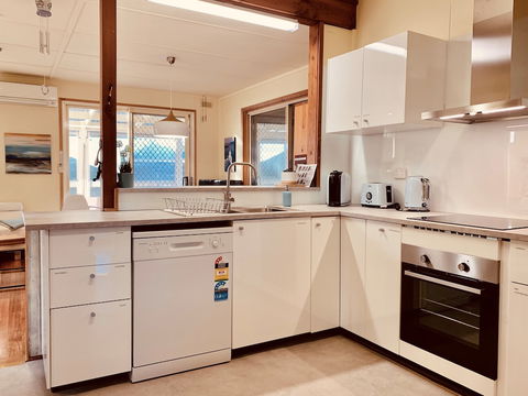 Nautique Beach House - Events Australia 3