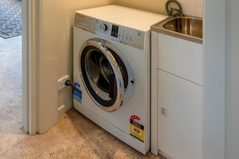 Adventure Bay Holiday Home - Events Australia 1