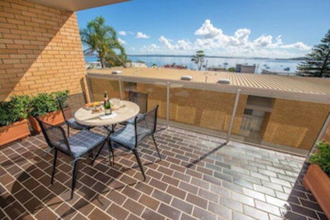 The Crest Unit 7 Shoal Bay - Events Australia 0